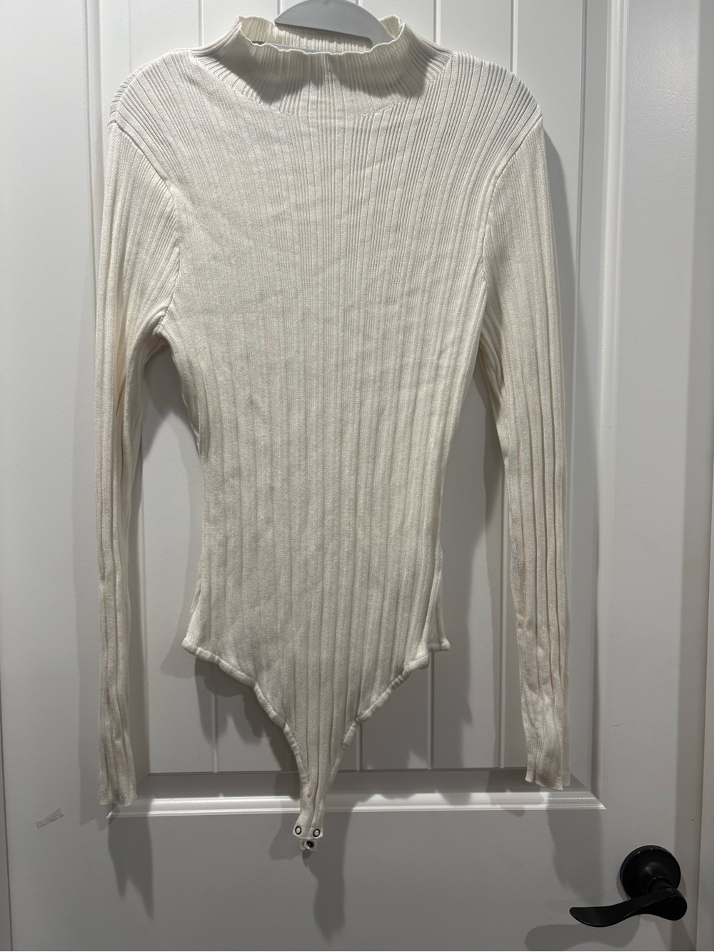 Abercrombie & Fitch Ribbed Mock Neck Long-Sleeve Bodysuit - Cream